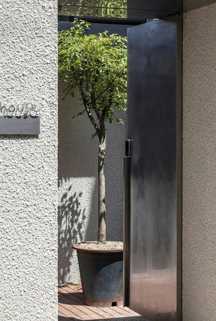 Mobile 메인 이미지 0